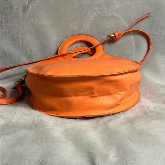 Madden Girl Orange Round Handbag With Adjustable Removable Crossbody Strap - Picture 4 of 5